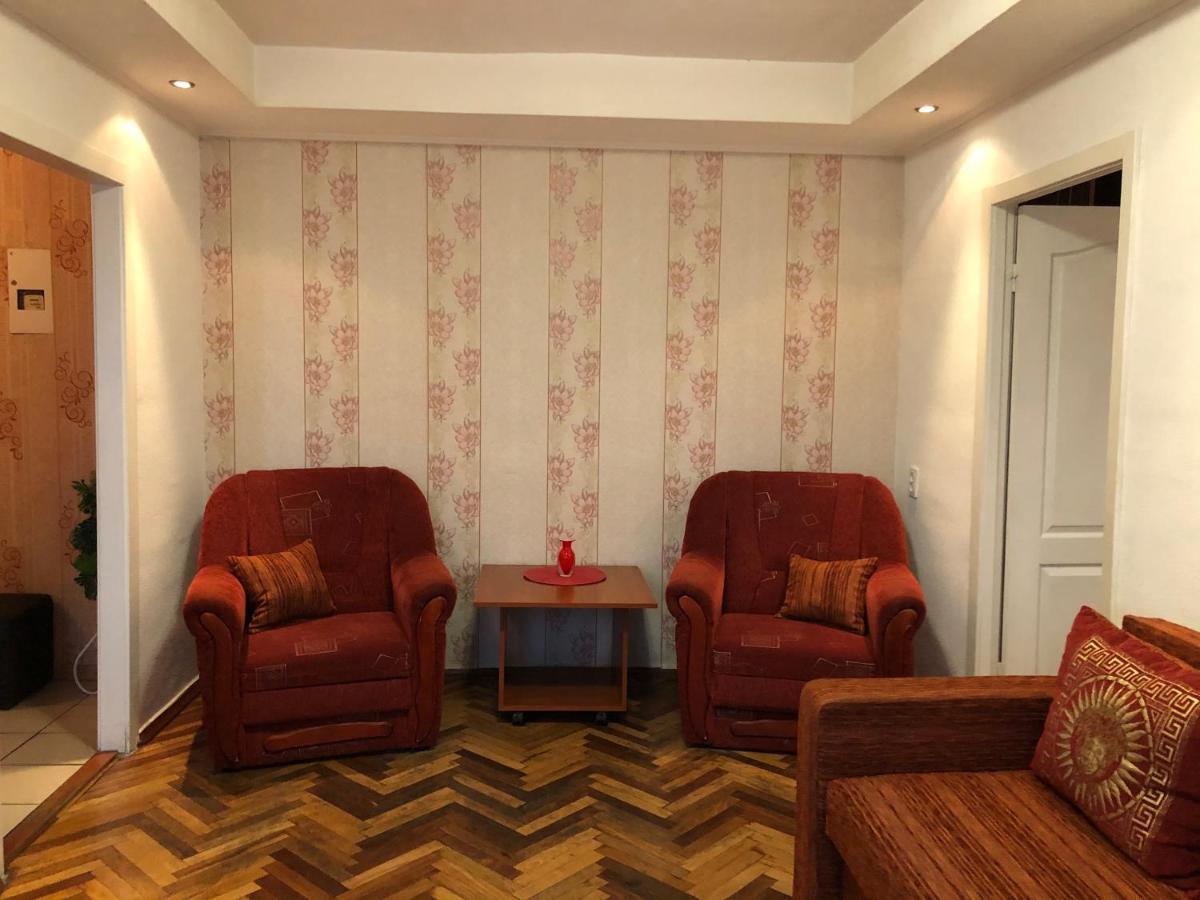 Kyiv Apartment On Peremohy Avenue 16 Daily Rent ภายนอก รูปภาพ