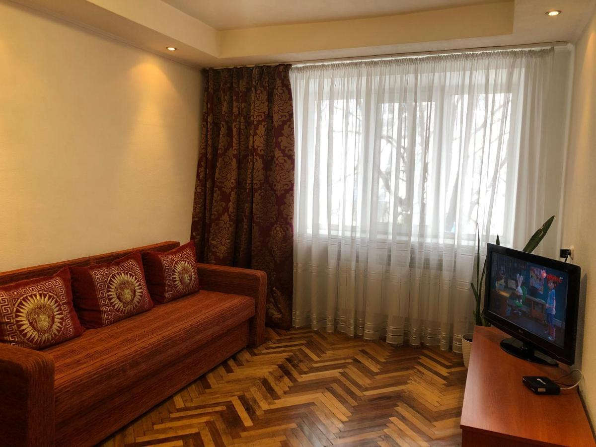 Kyiv Apartment On Peremohy Avenue 16 Daily Rent ภายนอก รูปภาพ